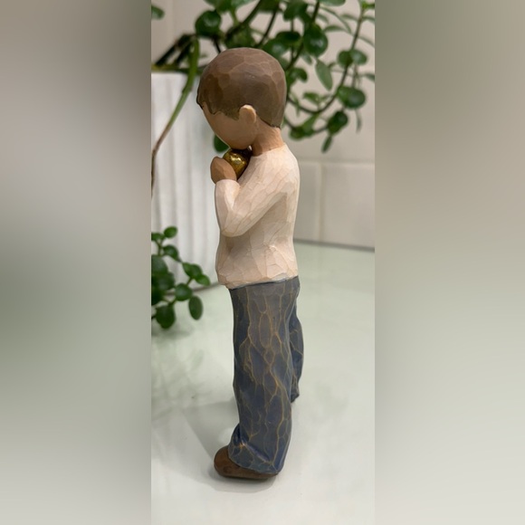 Willow Tree Heart of Gold Boy Figurine Susan Lordi 2004 Demdaco 5.5" - Picture 3 of 12